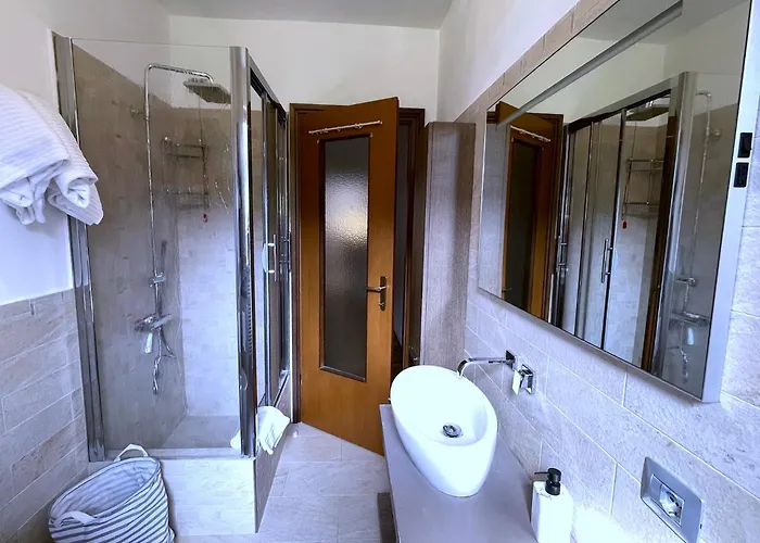 Lovingstresa3 Giardino Del شقة